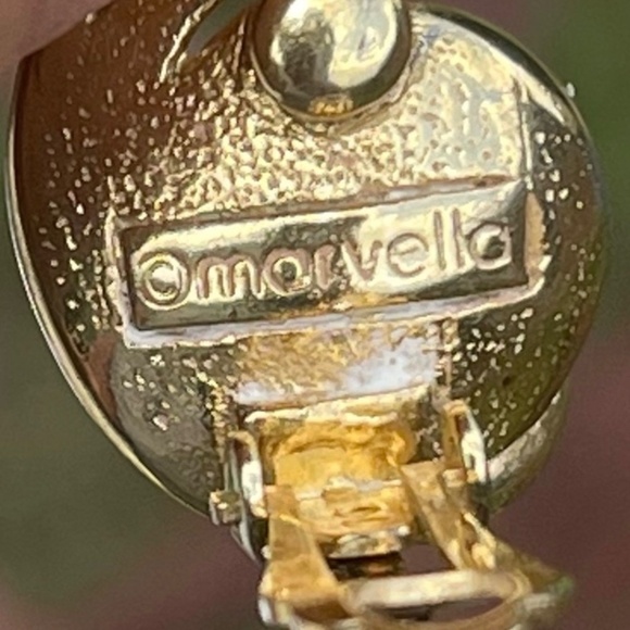 Vintage Signature Marvella Swirl GoldTone Faux Pearl Clip On Earrings - Picture 5 of 5